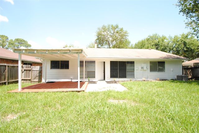 7010 Tara Drive, Richmond, TX 77469