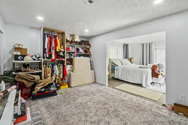 2119 Desoto Drive, Lansing, MI 48911