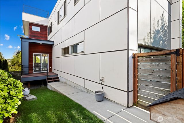 4137 Fauntleroy Way SW, Seattle, WA 98126