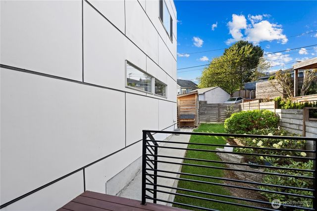 4137 Fauntleroy Way SW, Seattle, WA 98126