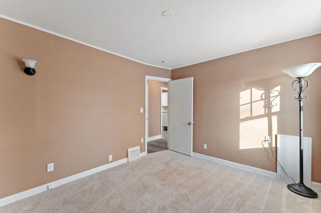 548 5th Avenue S, South Saint Paul, MN 55075