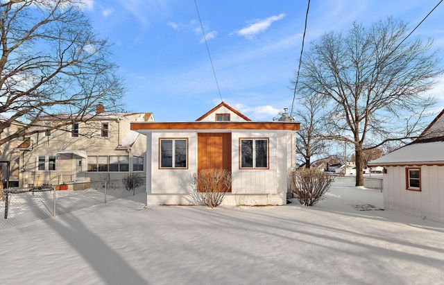 548 5th Avenue S, South Saint Paul, MN 55075