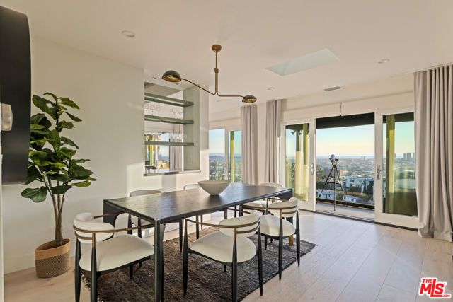 8430 Franklin Avenue, Los Angeles, CA 90069