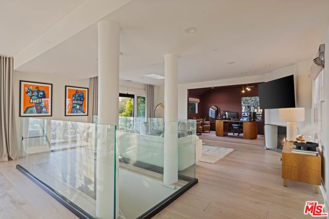 8430 Franklin Avenue, Los Angeles, CA 90069