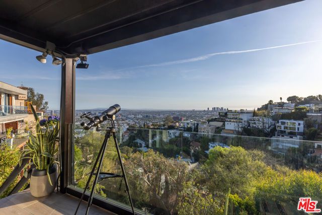 8430 Franklin Avenue, Los Angeles, CA 90069