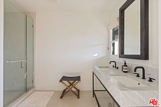 8430 Franklin Avenue, Los Angeles, CA 90069