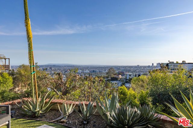 8430 Franklin Avenue, Los Angeles, CA 90069