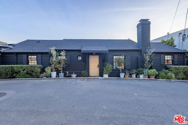 8430 Franklin Avenue, Los Angeles, CA 90069