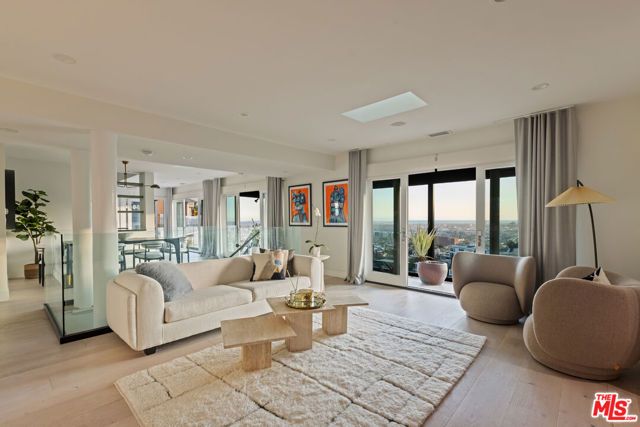 8430 Franklin Avenue, Los Angeles, CA 90069