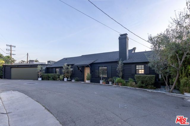 8430 Franklin Avenue, Los Angeles, CA 90069