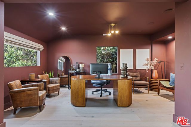 8430 Franklin Avenue, Los Angeles, CA 90069