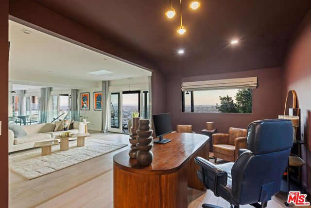 8430 Franklin Avenue, Los Angeles, CA 90069