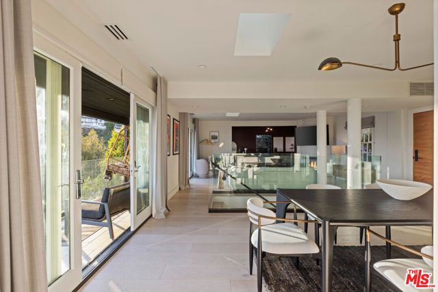 8430 Franklin Avenue, Los Angeles, CA 90069