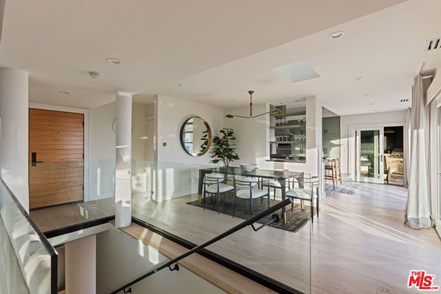 8430 Franklin Avenue, Los Angeles, CA 90069