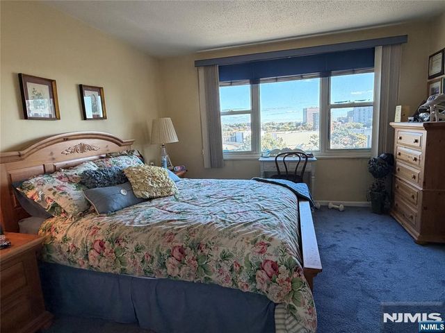 555 North Avenue 11A, Fort Lee, NJ 07024