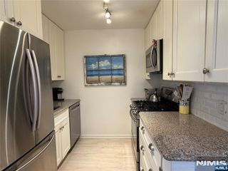 555 North Avenue 11A, Fort Lee, NJ 07024