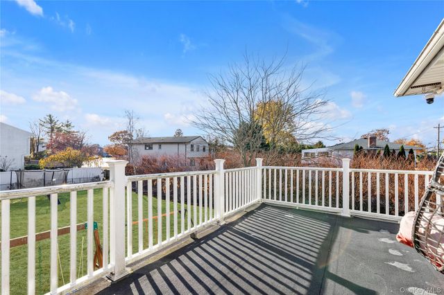 3740 waverly Avenue, Seaford, NY 11783