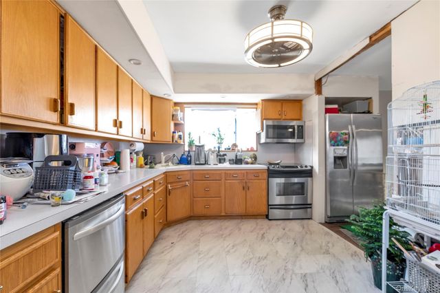 3740 waverly Avenue, Seaford, NY 11783