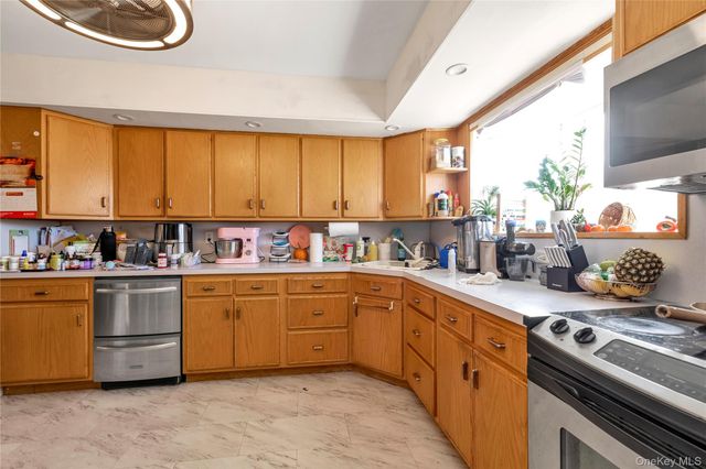 3740 waverly Avenue, Seaford, NY 11783