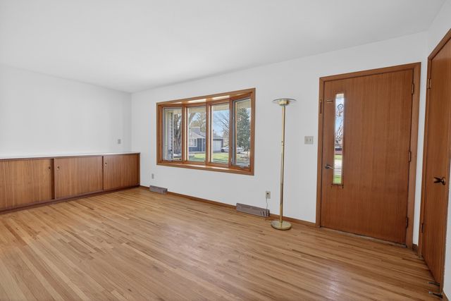 125-127 Wallace Place, Waterloo, IA 50702