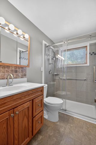 125-127 Wallace Place, Waterloo, IA 50702