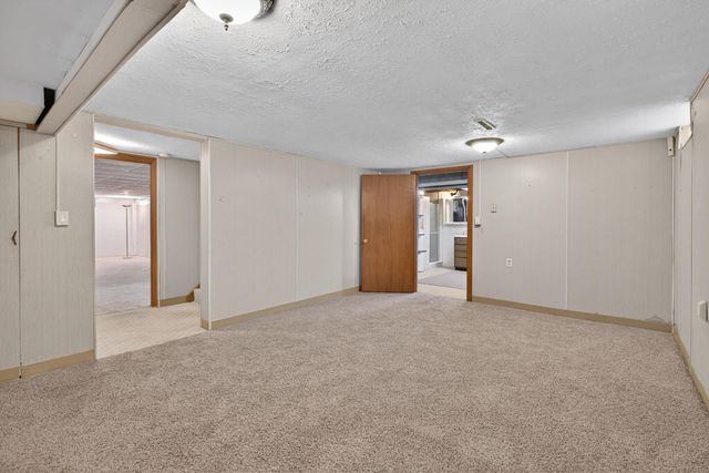 125-127 Wallace Place, Waterloo, IA 50702