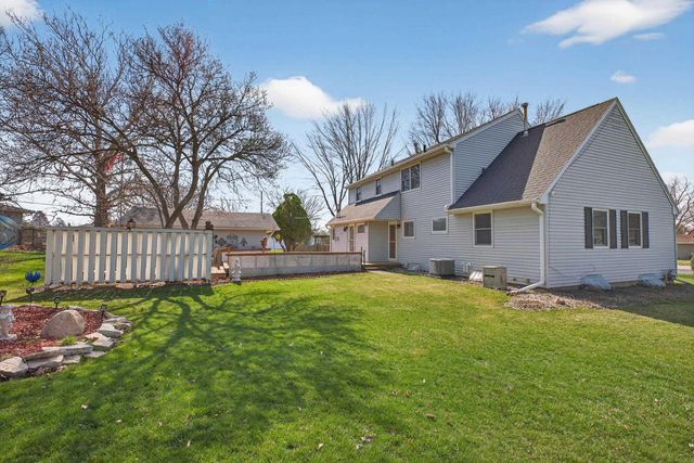 125-127 Wallace Place, Waterloo, IA 50702