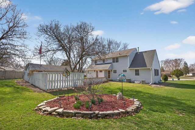 125-127 Wallace Place, Waterloo, IA 50702