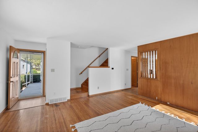 125-127 Wallace Place, Waterloo, IA 50702