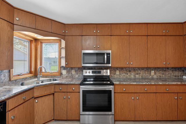 125-127 Wallace Place, Waterloo, IA 50702