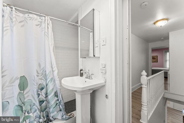 431 SHURS LN, Philadelphia, PA 19128