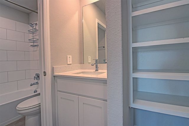 859 Waterford Way, Joshua, TX 76058
