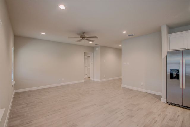 859 Waterford Way, Joshua, TX 76058