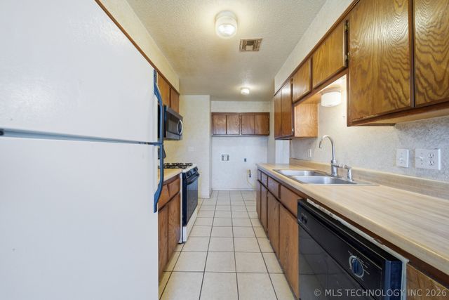 422 E 25th Street, Okmulgee, OK 74447
