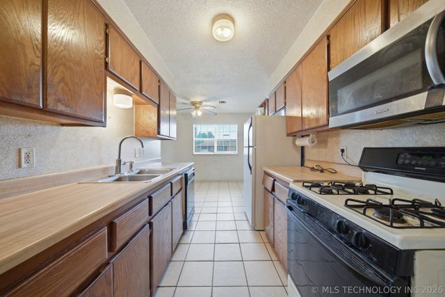 422 E 25th Street, Okmulgee, OK 74447