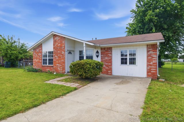 422 E 25th Street, Okmulgee, OK 74447