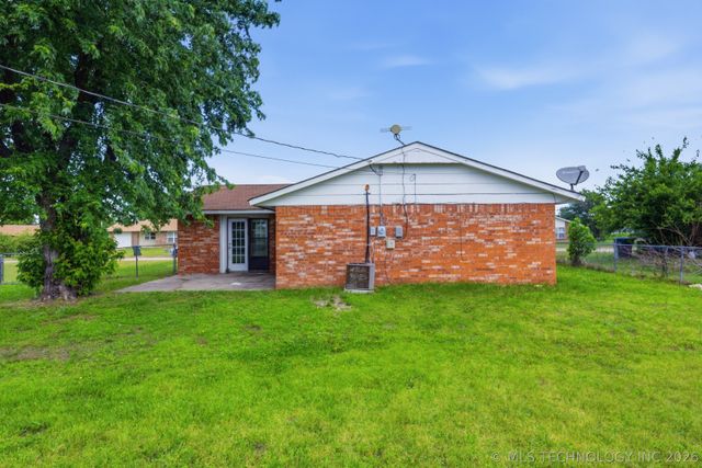 422 E 25th Street, Okmulgee, OK 74447