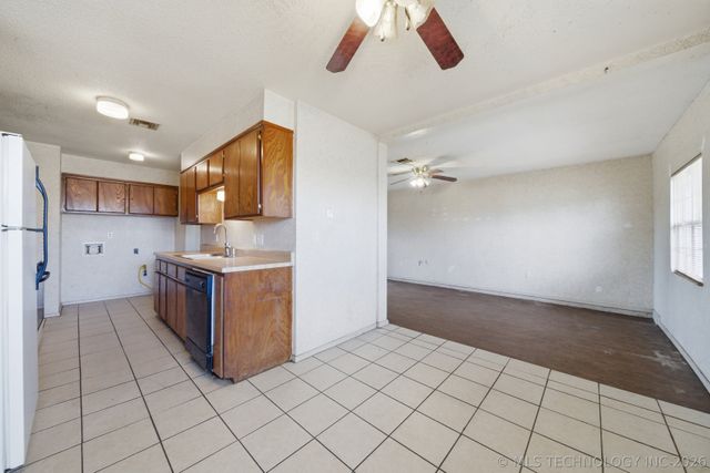 422 E 25th Street, Okmulgee, OK 74447