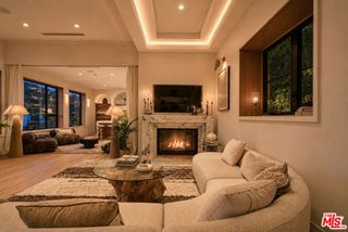 8855 Hollywood Boulevard, Los Angeles, CA 90069
