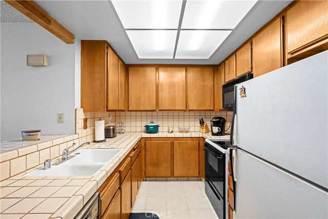 23 Country Mile Road, Pomona, CA 91766