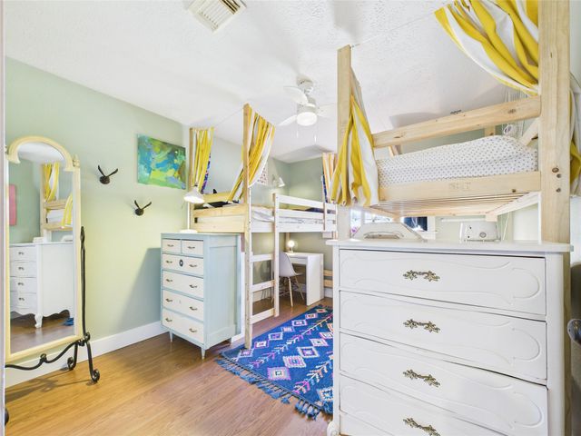 2824 Meadow Brook Court, League City, TX 77573