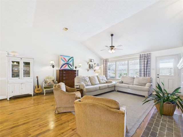 2824 Meadow Brook Court, League City, TX 77573