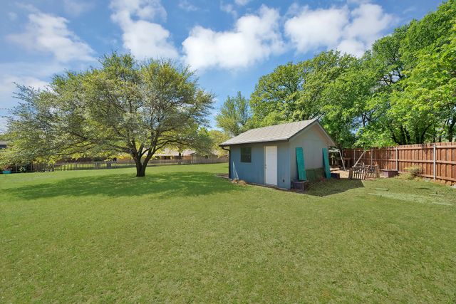 2812 Whisperwood Trail, Dalworthington Gardens, TX 76016