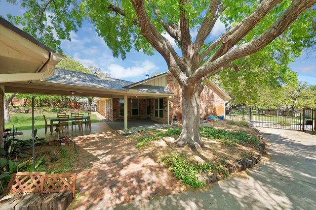 2812 Whisperwood Trail, Dalworthington Gardens, TX 76016