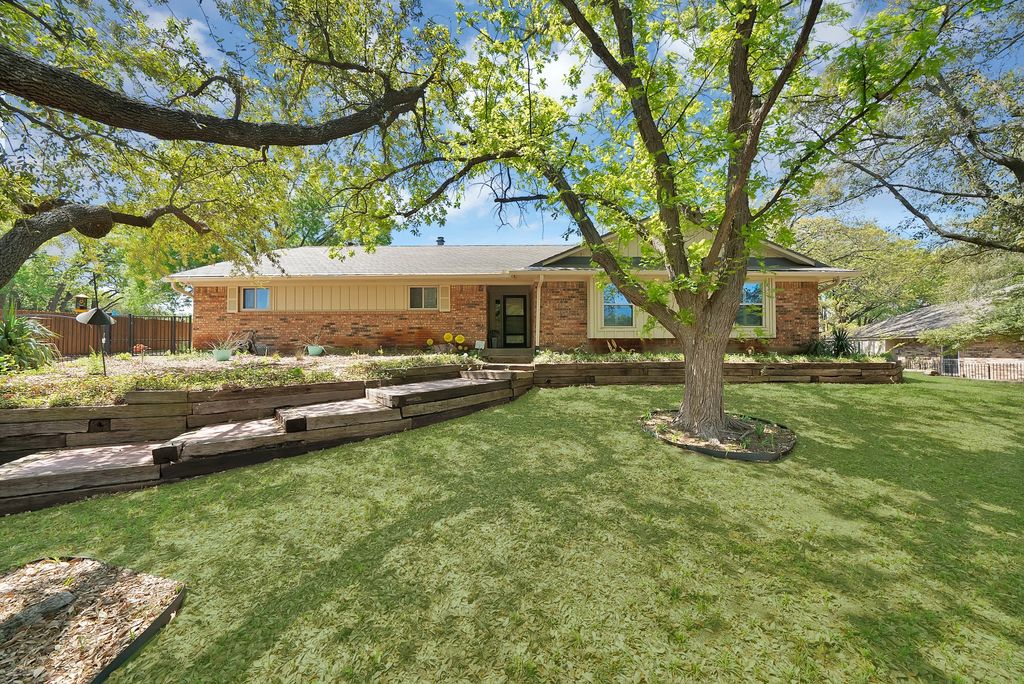2812 Whisperwood Trail, Dalworthington Gardens, TX 76016