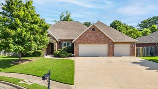 216 Windsor Avenue, Lowell, AR 72745