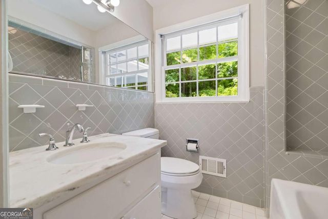 4670 Windsor Drive SW, Smyrna, GA 30082