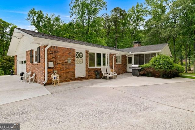 4670 Windsor Drive SW, Smyrna, GA 30082