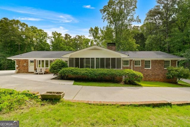 4670 Windsor Drive SW, Smyrna, GA 30082