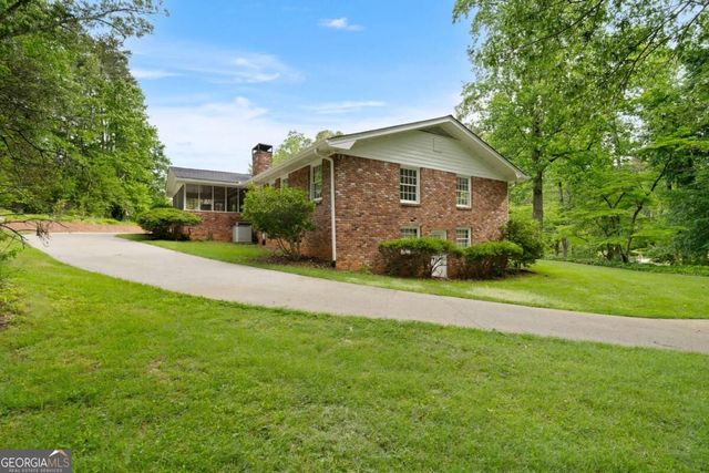 4670 Windsor Drive SW, Smyrna, GA 30082